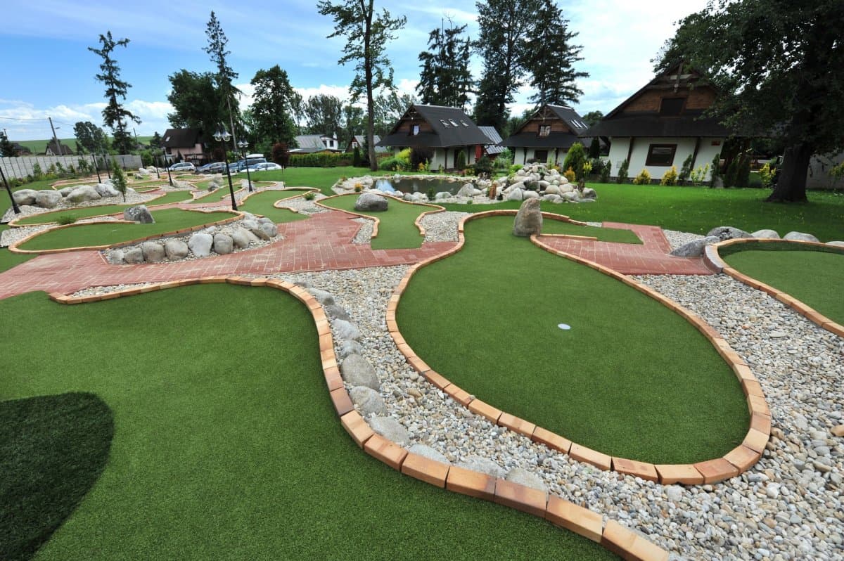 Come with us on ADVENTURE GOLF!